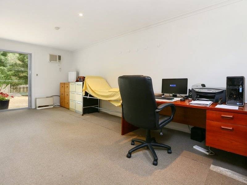 5 McIlroys Rd, Red Hill VIC 3937