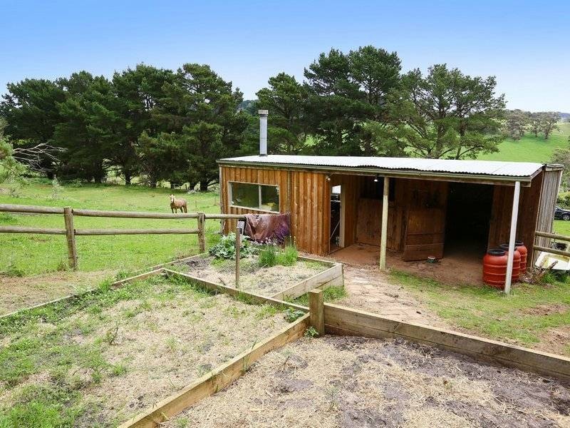 5 McIlroys Rd, Red Hill VIC 3937