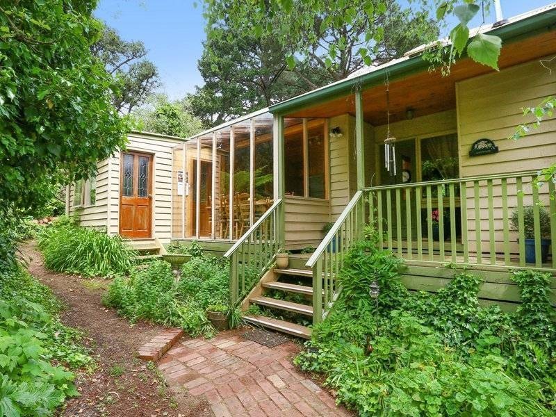 5 McIlroys Rd, Red Hill VIC 3937