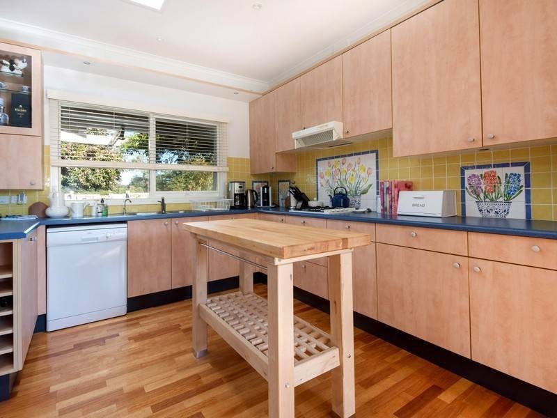 21 Paringa Road, Red Hill VIC 3937