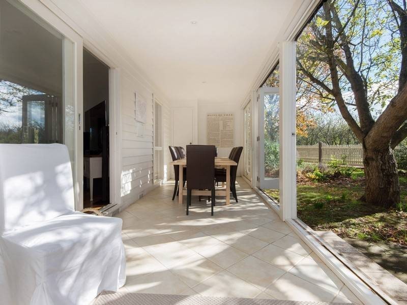 21 Paringa Road, Red Hill VIC 3937
