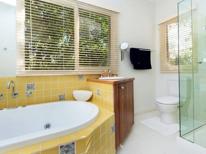 21 Paringa Road, Red Hill VIC 3937