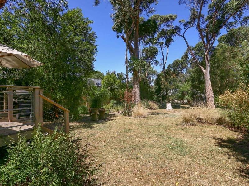 18 Steen Ave, Shoreham VIC 3916