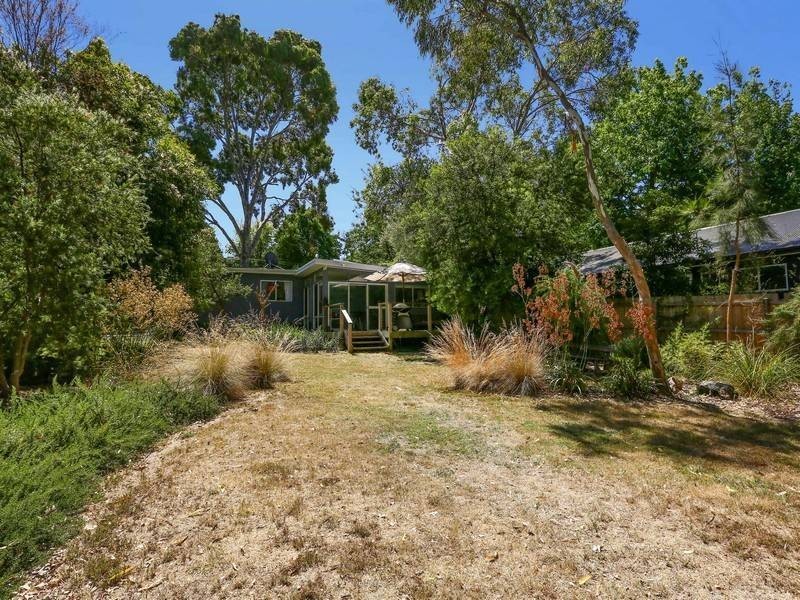 18 Steen Ave, Shoreham VIC 3916