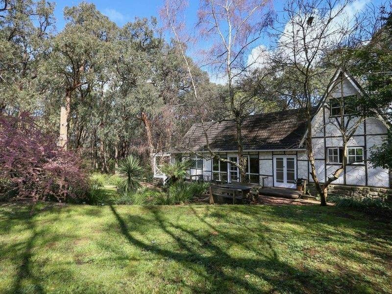 11 Perry Lane, Red Hill VIC 3937