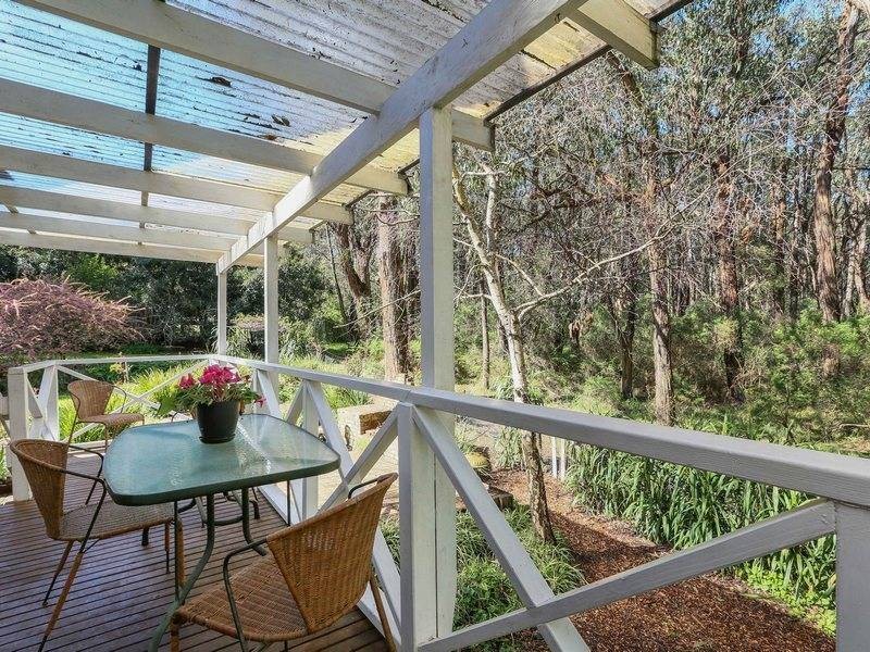 11 Perry Lane, Red Hill VIC 3937