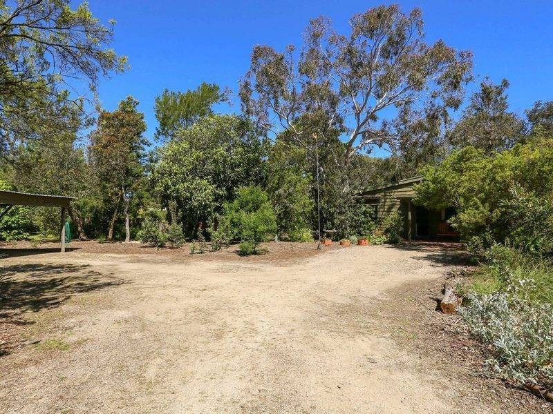 2 Barretts Road, Balnarring Beach VIC 3926