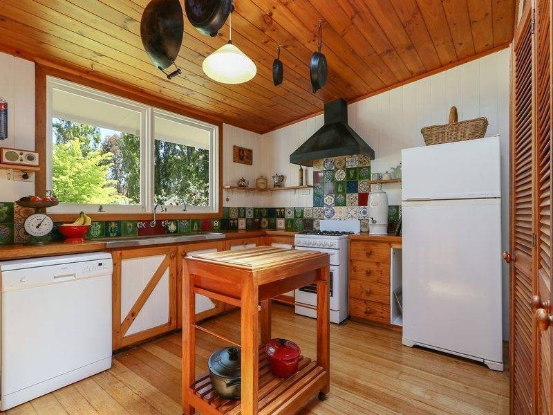 710 White Hill Rd, Red Hill VIC 3937