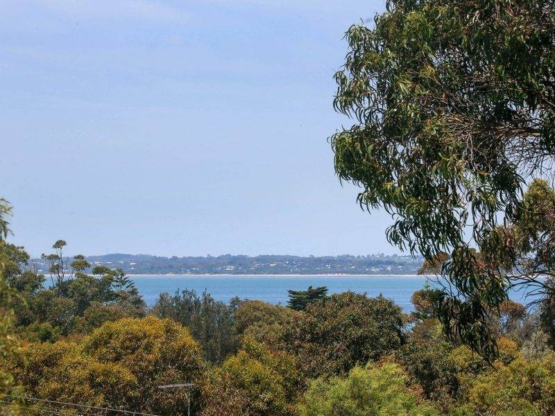 10 Beverley Hill Rd, Somers VIC 3927