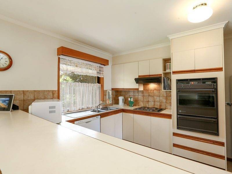10 Beverley Hill Rd, Somers VIC 3927