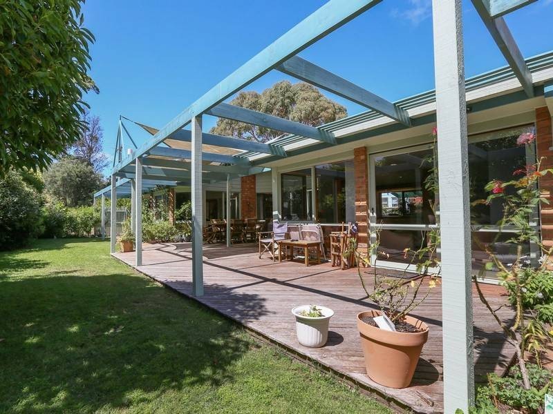 18 Carisbrooke Street, Balnarring Beach VIC 3926