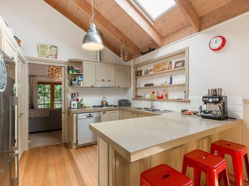 36 Arthurs Seat Rd, Red Hill VIC 3937