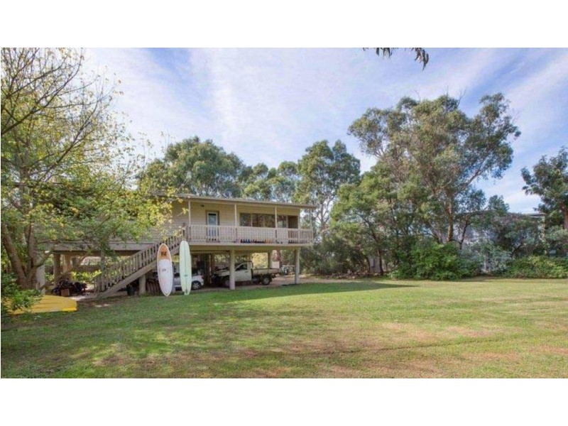 6 Pt Leo Rd, Point Leo VIC 3916