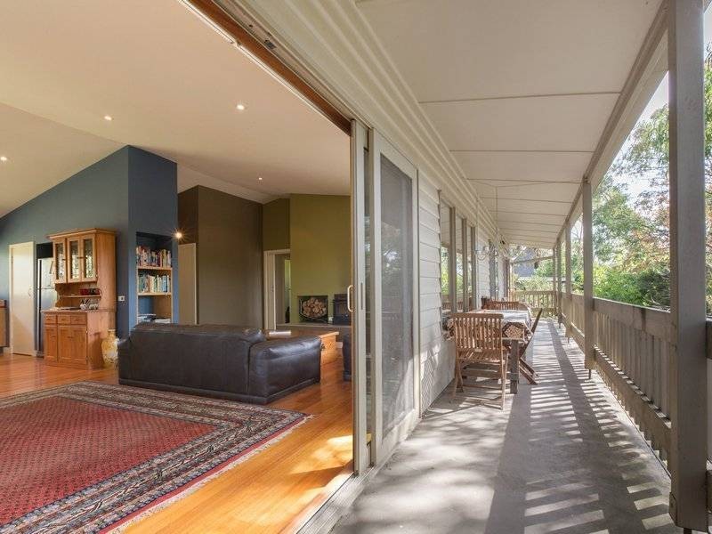 6 Pt Leo Rd, Point Leo VIC 3916