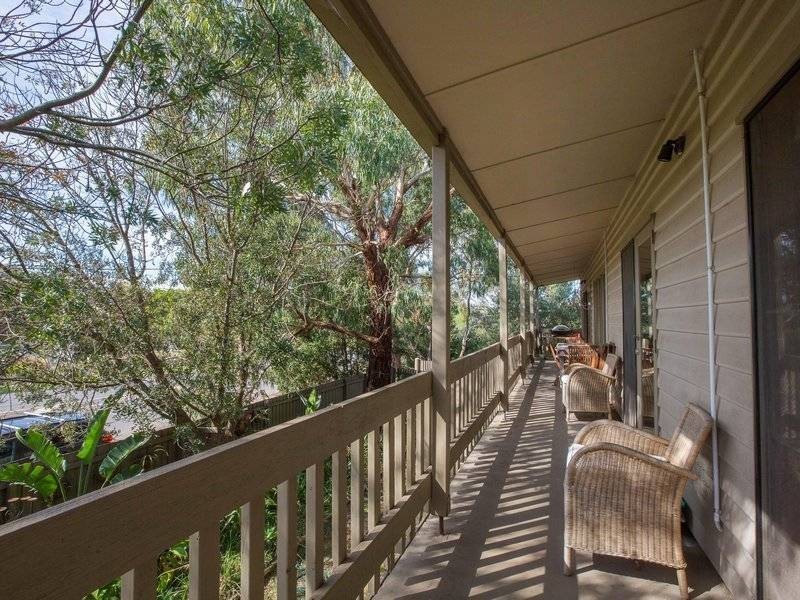 6 Pt Leo Rd, Point Leo VIC 3916