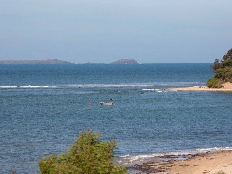 6 Pt Leo Rd, Point Leo VIC 3916