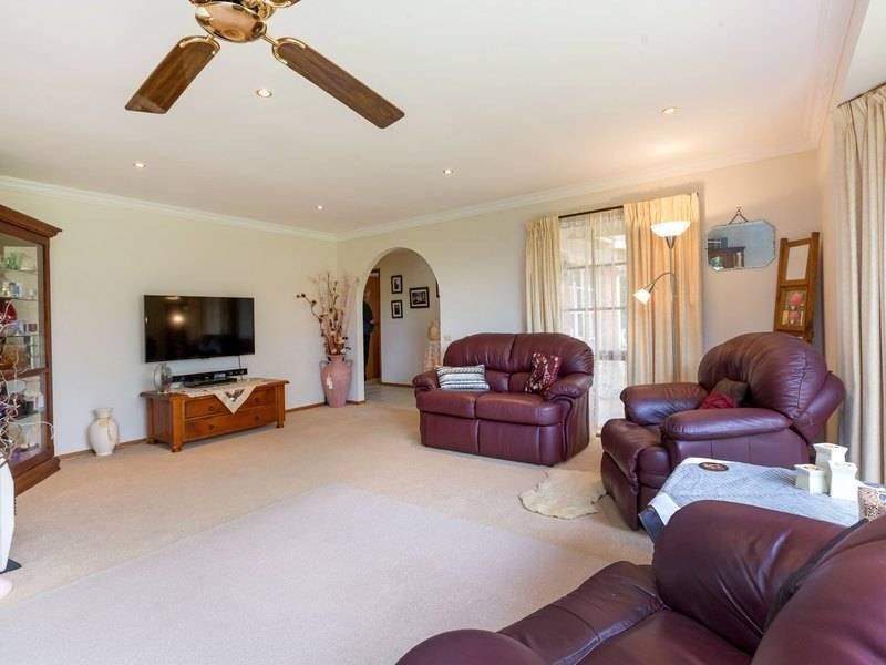 66 Prossors Lane, Red Hill VIC 3937