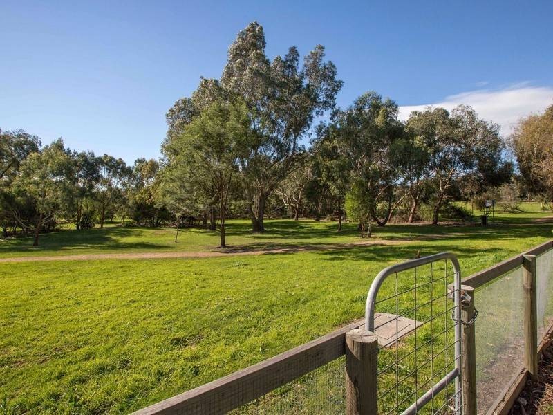 22 Bonview Ave, Somers VIC 3927