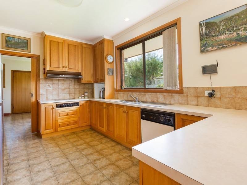 68 Western Pde, Point Leo VIC 3916