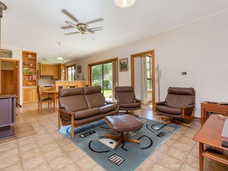 68 Western Pde, Point Leo VIC 3916