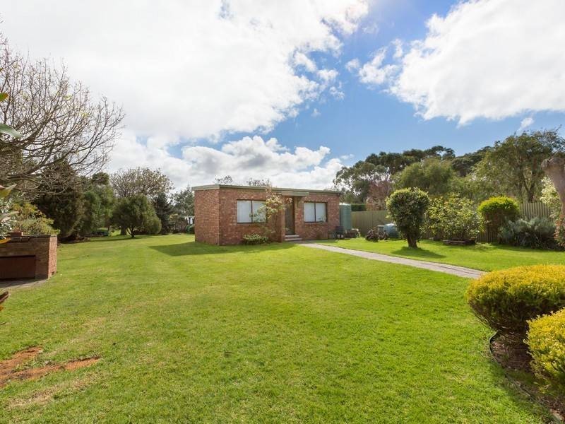 68 Western Pde, Point Leo VIC 3916