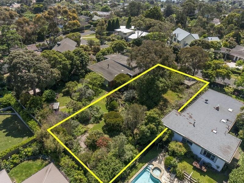6 & 8 Roehampton Cres, Mount Eliza VIC 3930