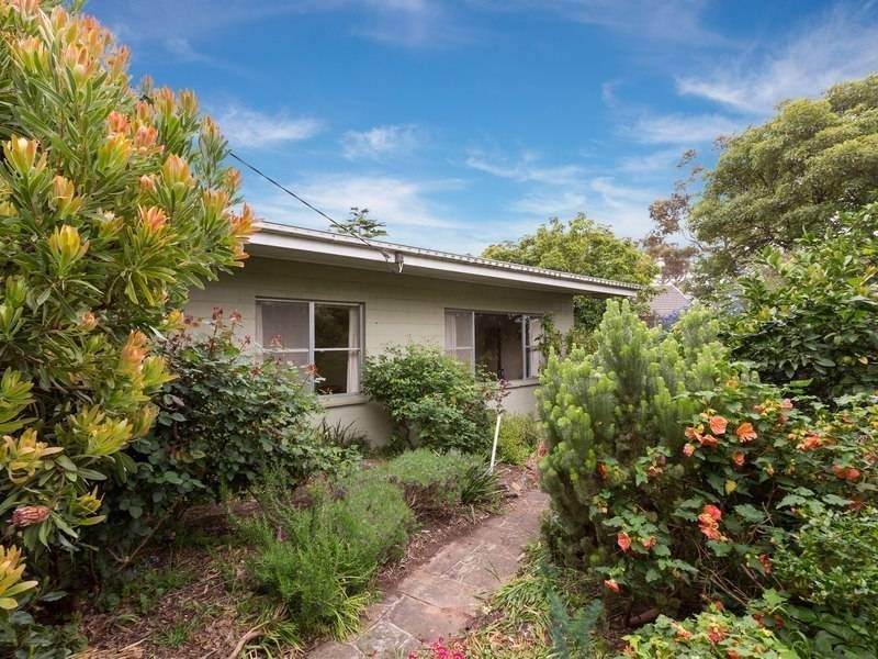 6 & 8 Roehampton Cres, Mount Eliza VIC 3930