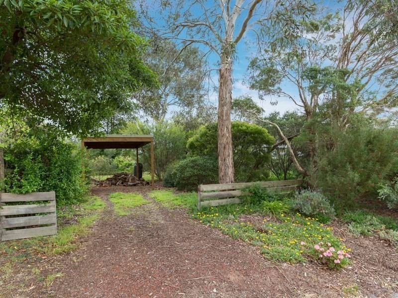 6 & 8 Roehampton Cres, Mount Eliza VIC 3930