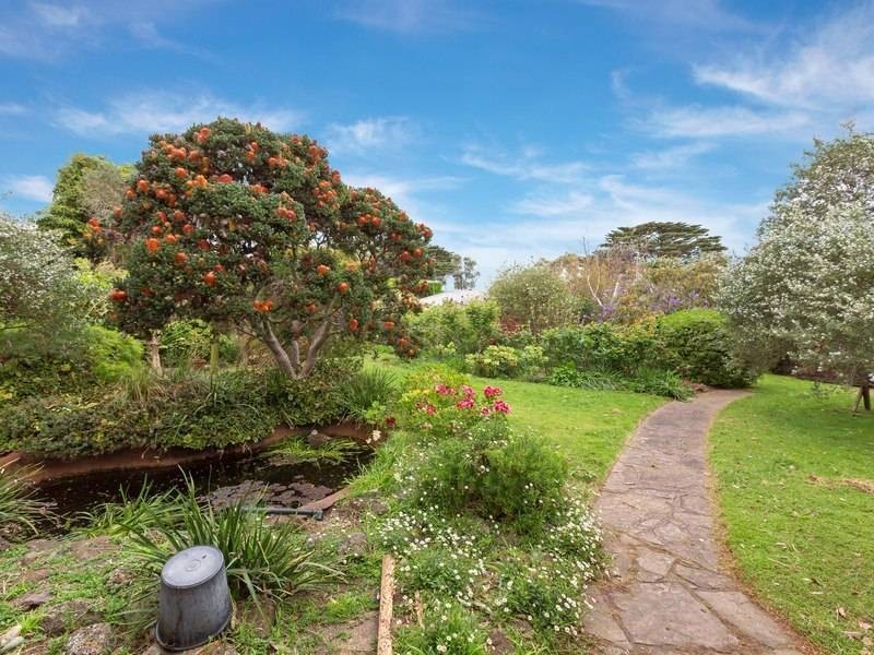 6 & 8 Roehampton Cres, Mount Eliza VIC 3930