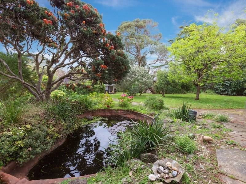 6 & 8 Roehampton Cres, Mount Eliza VIC 3930
