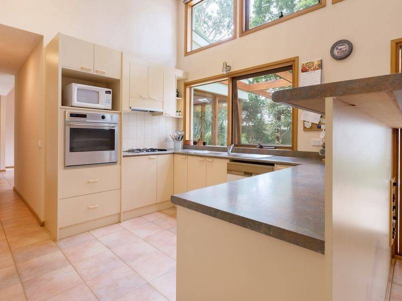 16 Hilltop Court, Shoreham VIC 3916