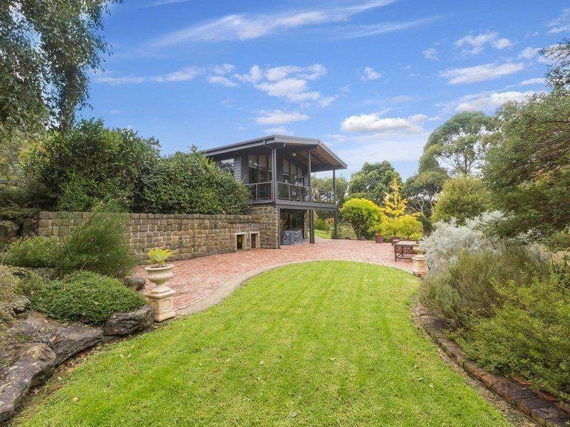 11 Arthurs Seat Road, Red Hill VIC 3937