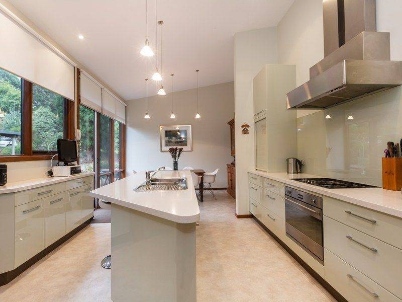 11 Arthurs Seat Road, Red Hill VIC 3937