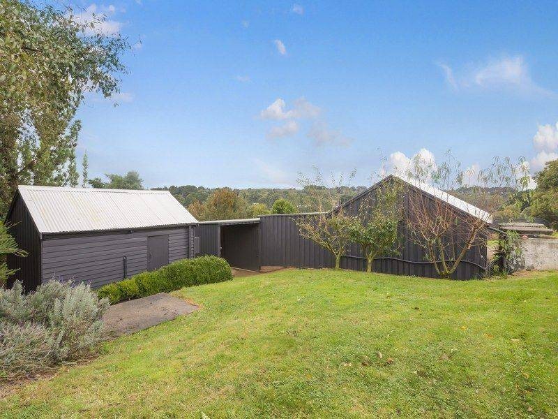11 Arthurs Seat Road, Red Hill VIC 3937