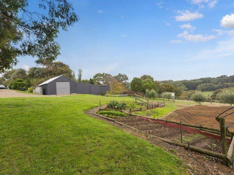 11 Arthurs Seat Road, Red Hill VIC 3937