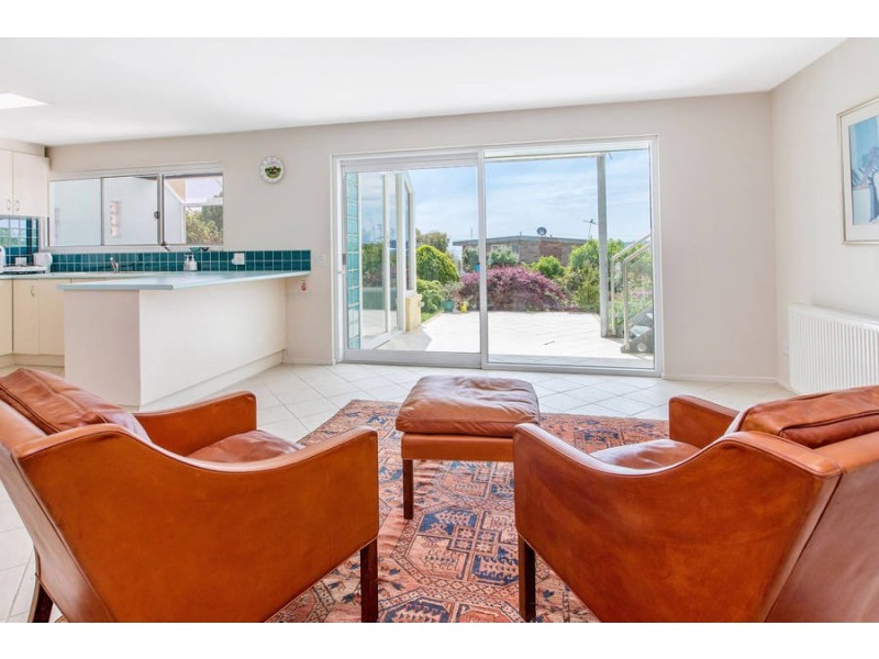 18 Devon Street, Dromana VIC 3936