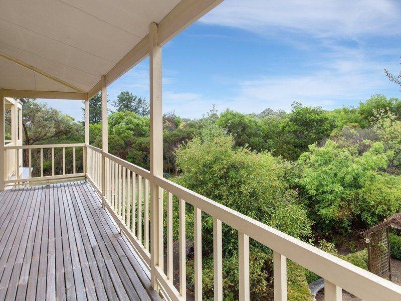 32 Carpenters Lane South, Hastings VIC 3915