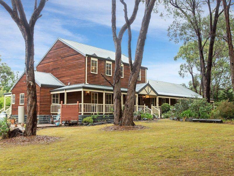 32 Carpenters Lane South, Hastings VIC 3915