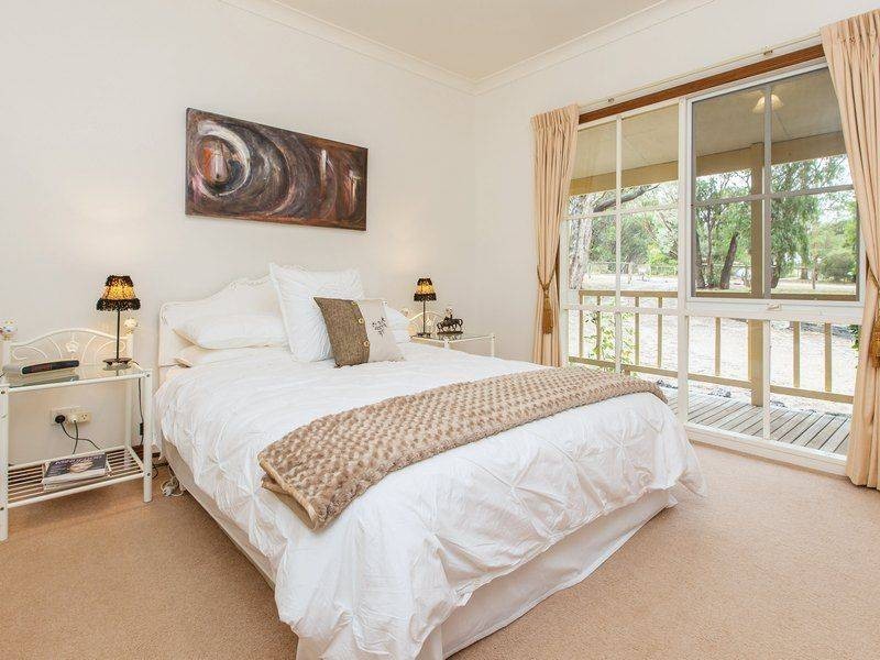 32 Carpenters Lane South, Hastings VIC 3915