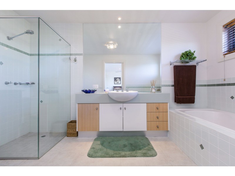 2 Kelburn Court, Somers VIC 3927