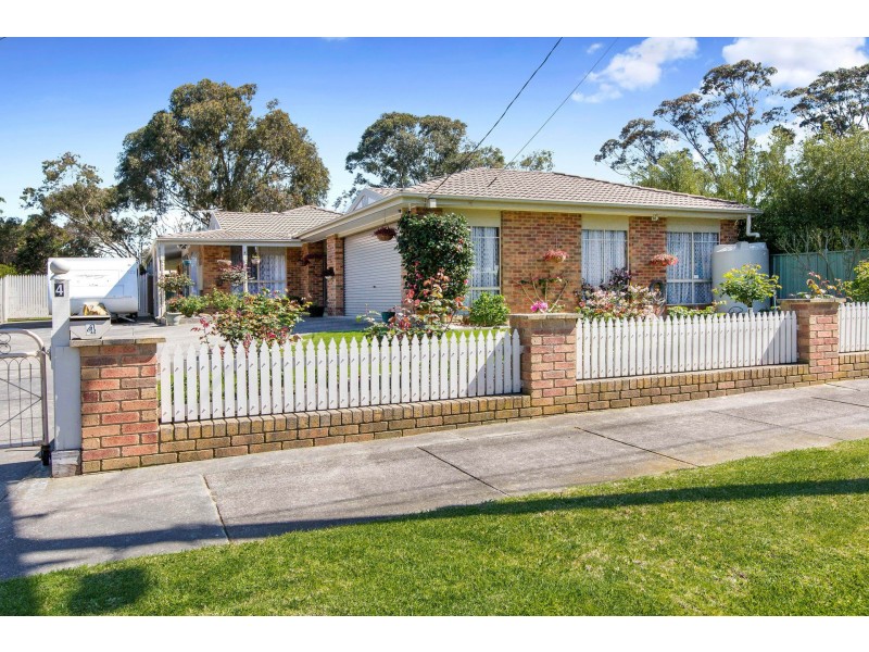 4 Mount Barron Street, Balnarring VIC 3926