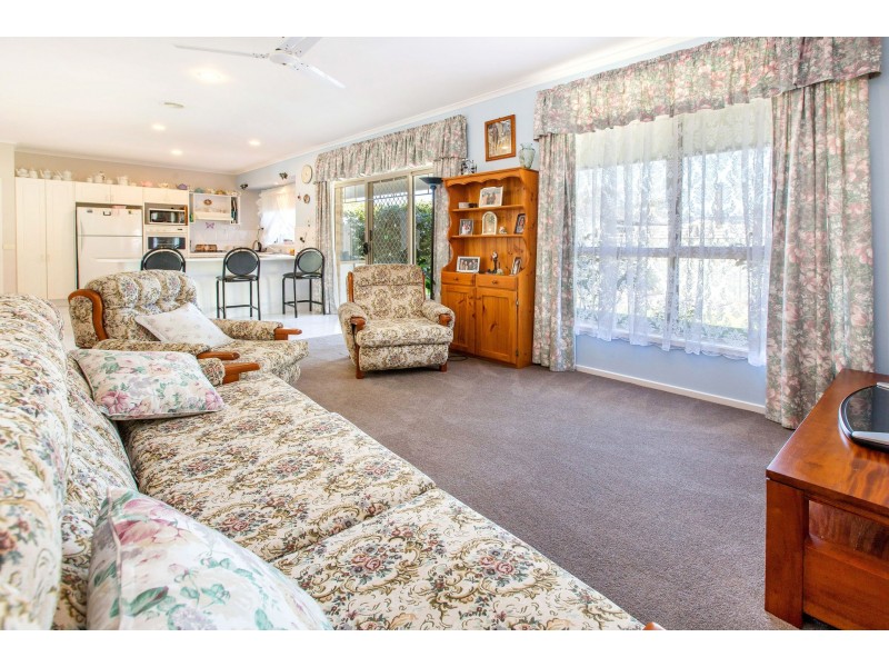 4 Mount Barron Street, Balnarring VIC 3926