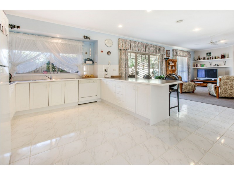 4 Mount Barron Street, Balnarring VIC 3926