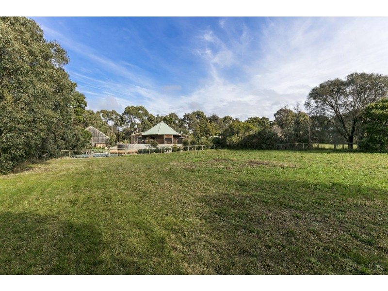 49 Murray Drive, Point Leo VIC 3916
