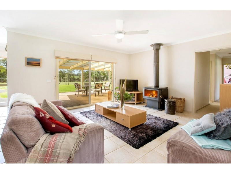 33 Murray Drive, Point Leo VIC 3916