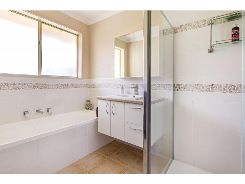 33 Murray Drive, Point Leo VIC 3916