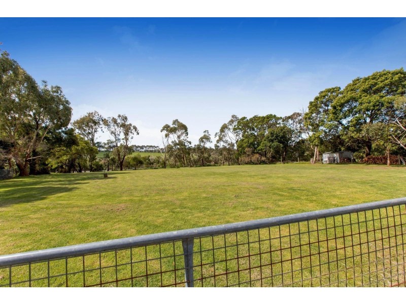33 Murray Drive, Point Leo VIC 3916