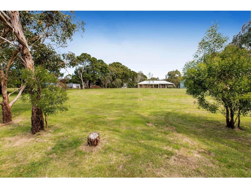 33 Murray Drive, Point Leo VIC 3916