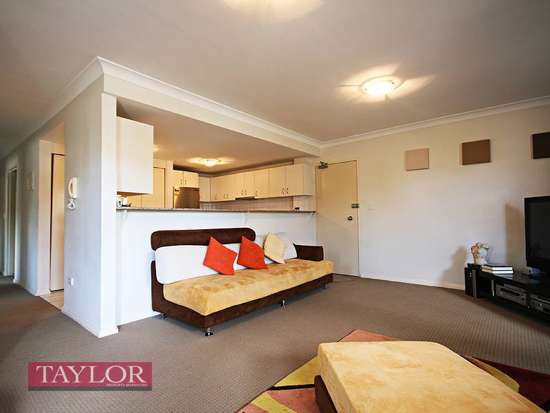 1/15 Governors Way, Oatlands NSW 2117