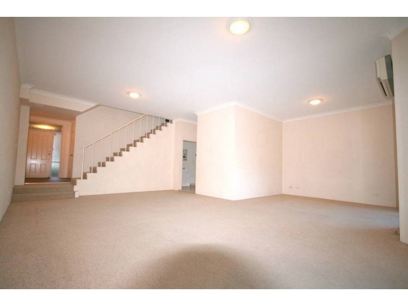 114/40 Strathalbyn Drive, Oatlands NSW 2117